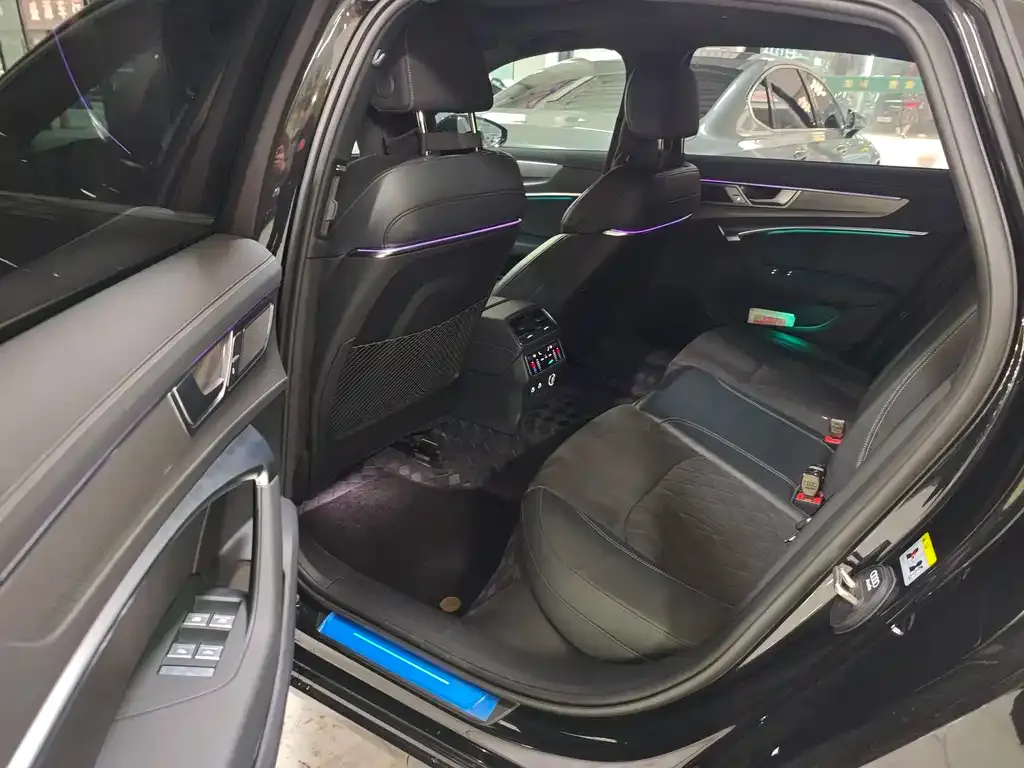 Audi A6L 2025 из CN, фото 8