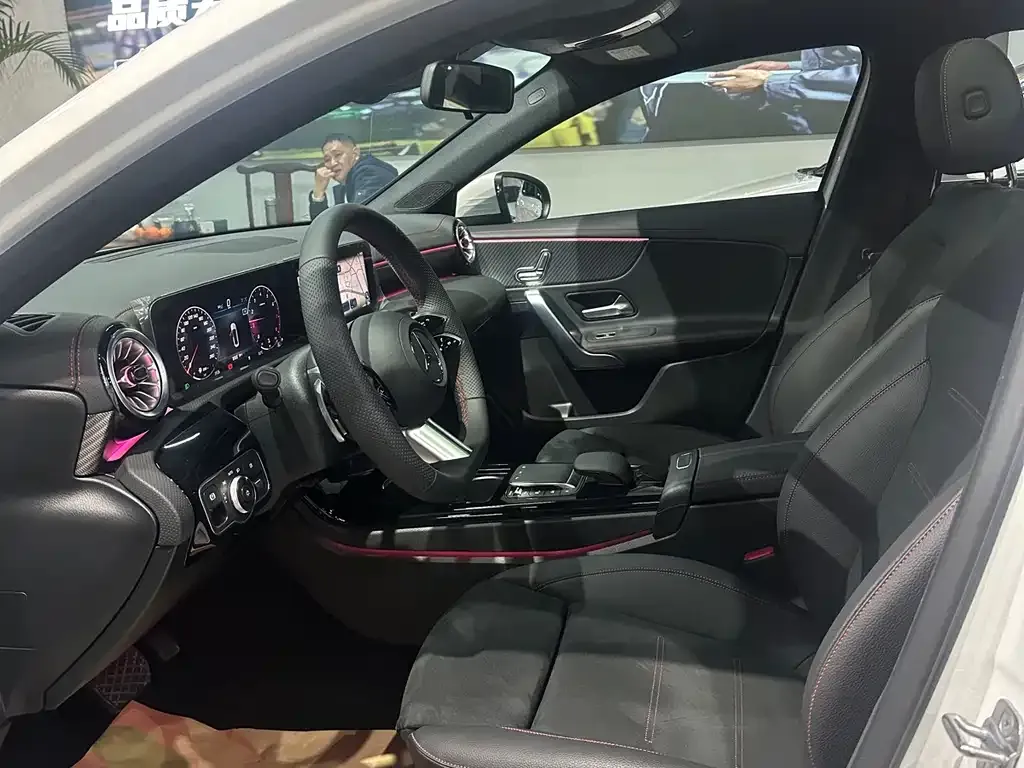 Mercedes-Benz A-Class 2024 из CN, фото 2
