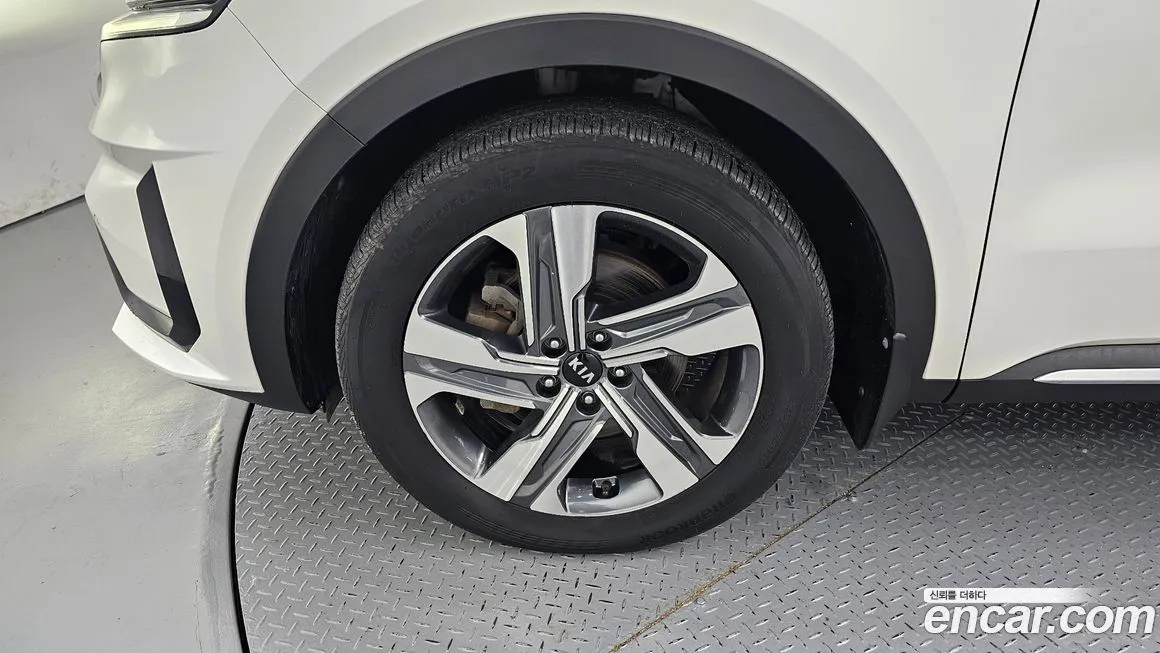 Kia Sorento — фото 5