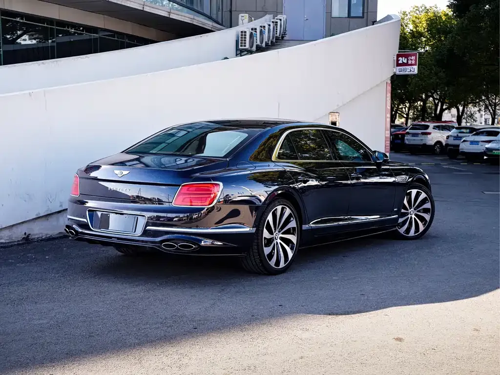 Bentley Flying Spur 2022 из CN, фото 6