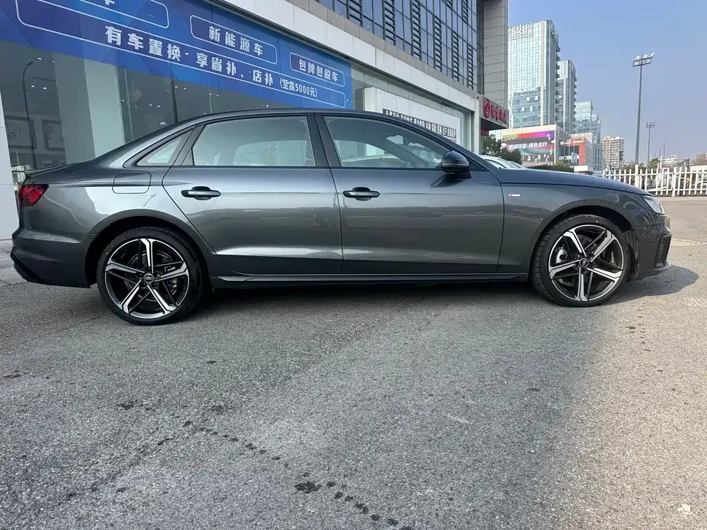 Audi A4L 2024 из CN, фото 6