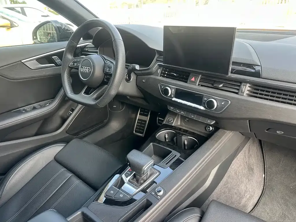 Audi A4L 2024 из CN, фото 4