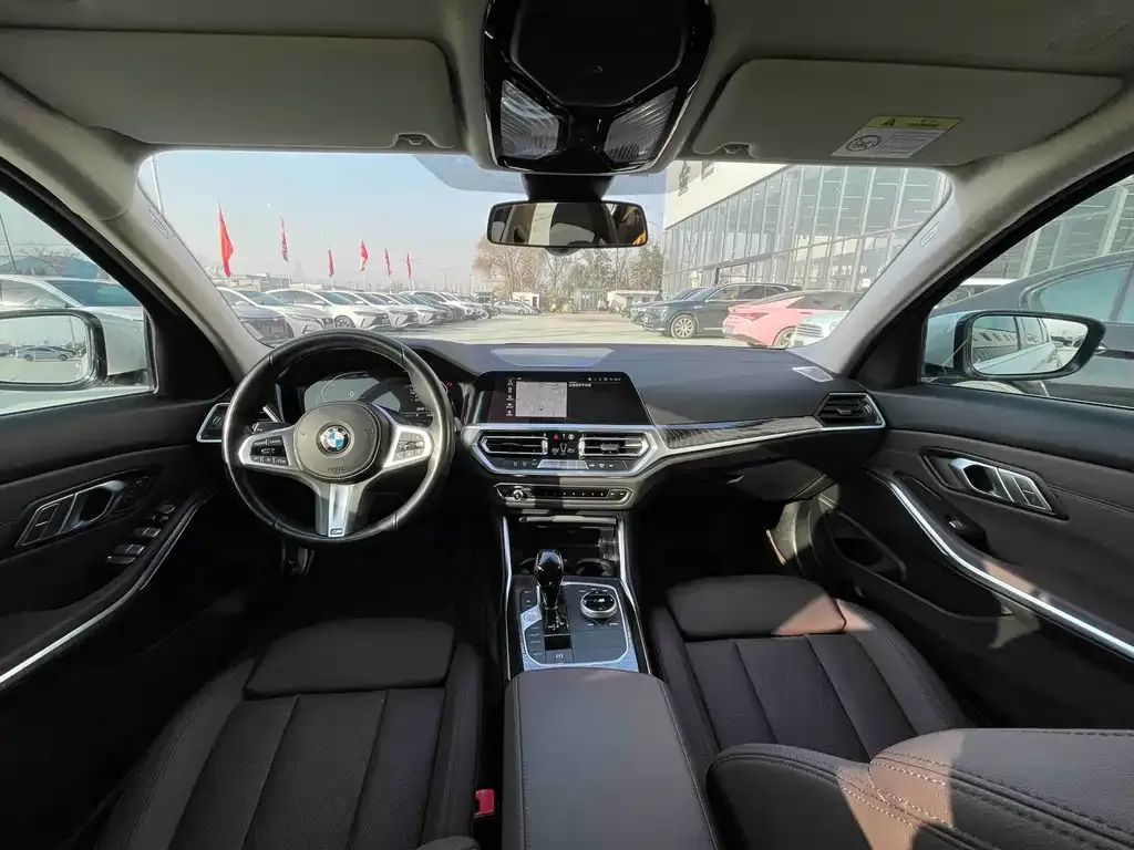 BMW 3 Series 2022 из CN, фото 8