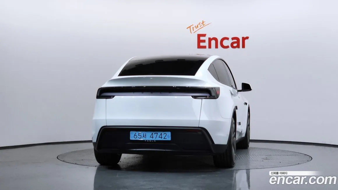 Tesla Model Y — фото 3