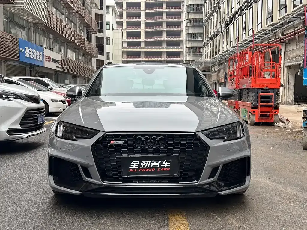Audi RS 4 2022 из CN, фото 1
