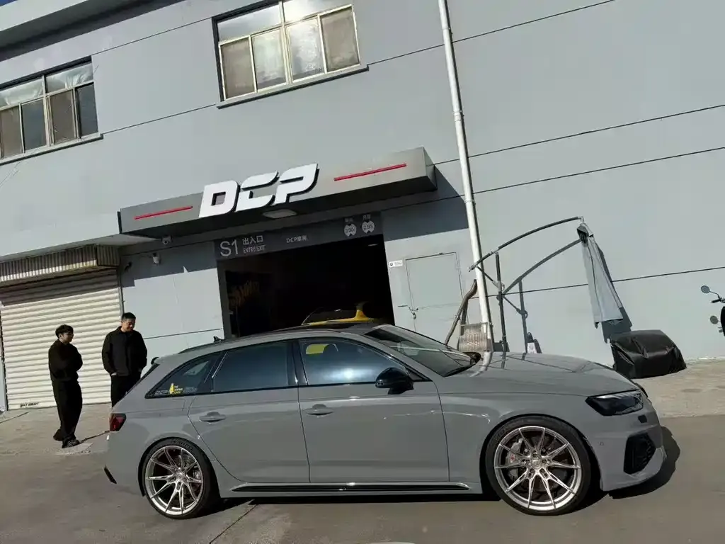 Audi RS 4 2022 из CN, фото 3