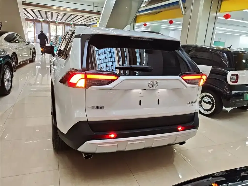 Toyota RAV4 2022 из CN, фото 8