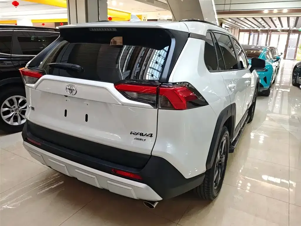 Toyota RAV4 2022 из CN, фото 6