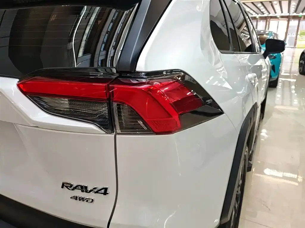 Toyota RAV4 2022 из CN, фото 4