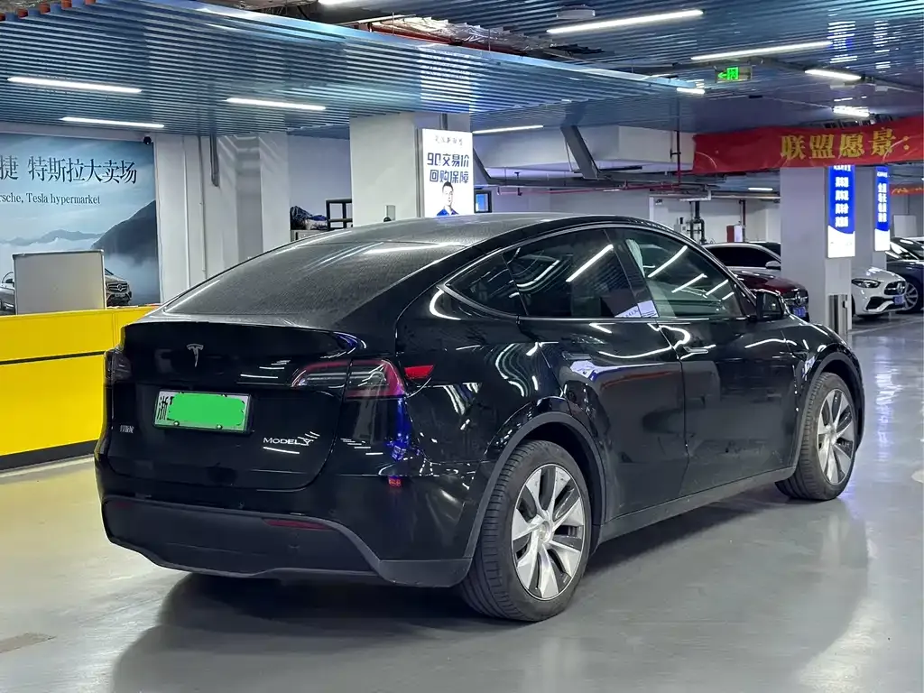 Tesla Model Y 2023 из CN, фото 10