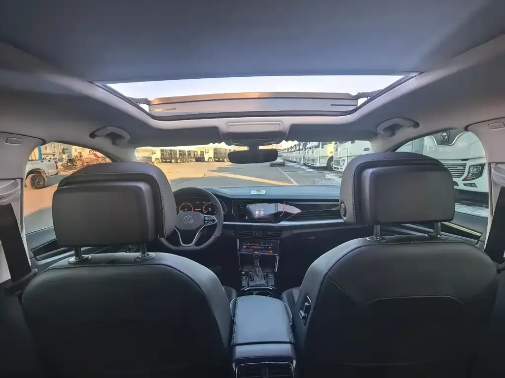 Volkswagen Passat 2024 из CN, фото 4