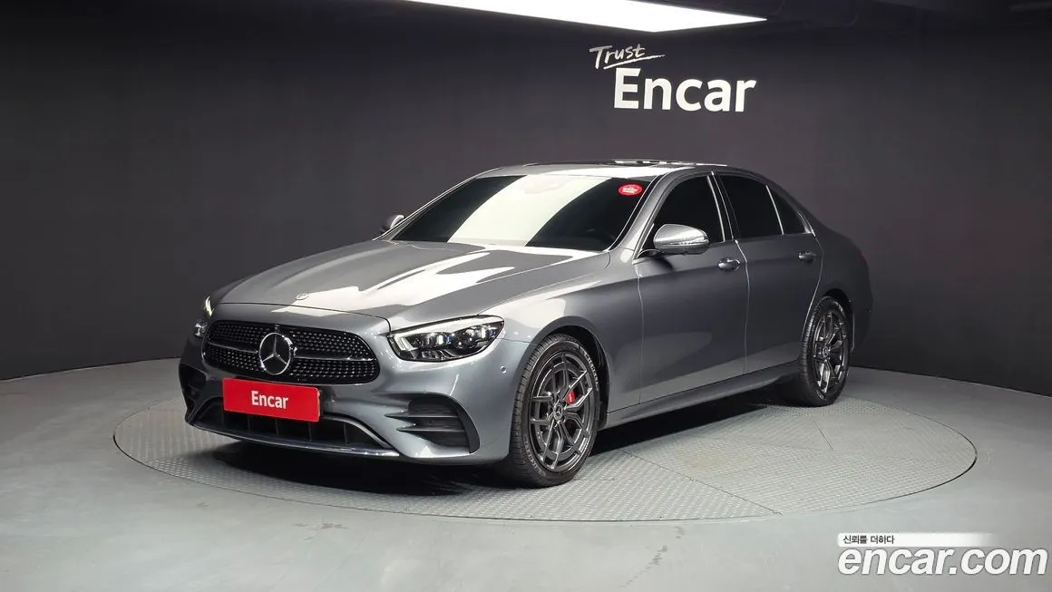 Mercedes-Benz E-Class — фото 1