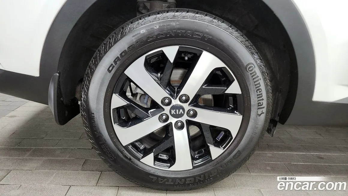 Kia Sorento — фото 10