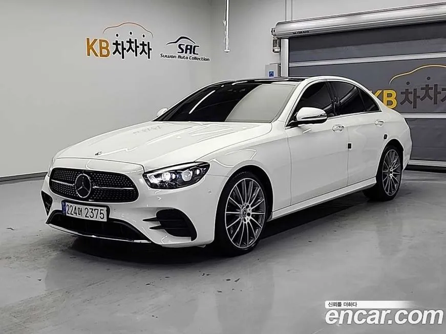 Mercedes-Benz E-Class — фото 1