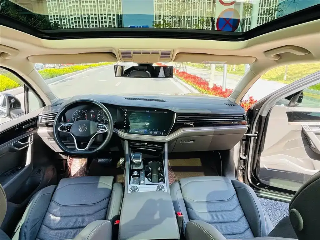 Volkswagen Touareg 2022 из CN, фото 3