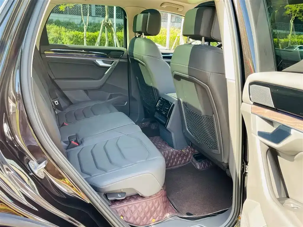 Volkswagen Touareg 2022 из CN, фото 2