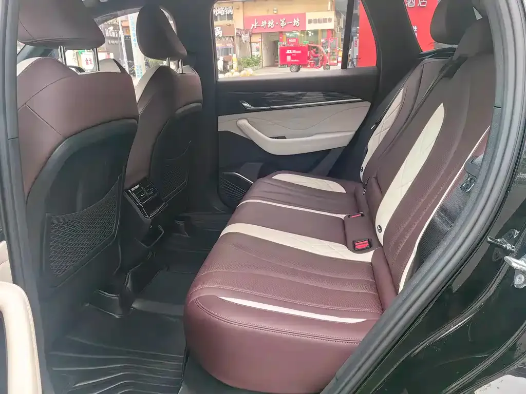 Geely Xingyue L 2022 из CN, фото 4