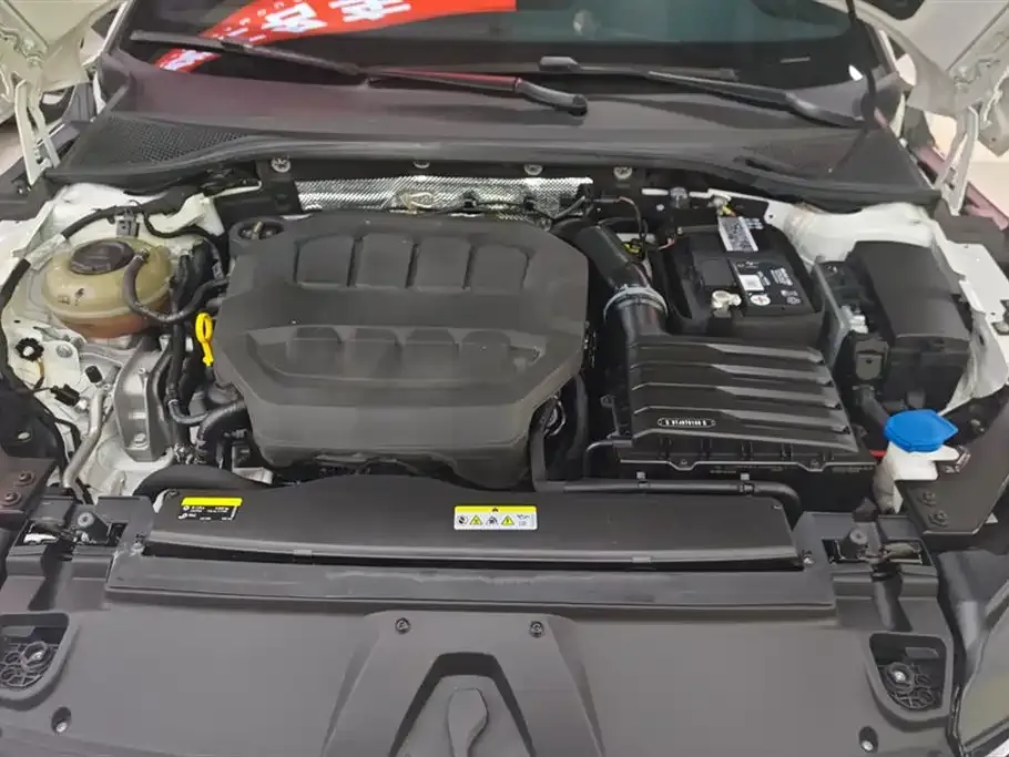 Volkswagen CC 2023 из CN, фото 10