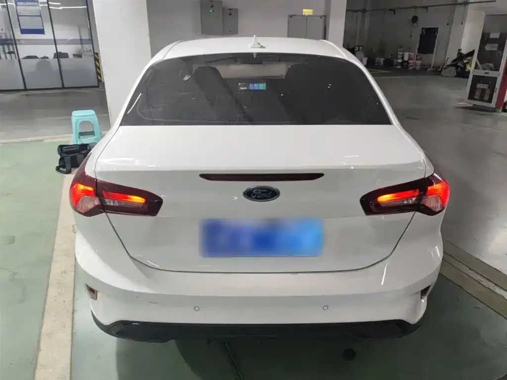Ford Focus 2022 из CN, фото 6