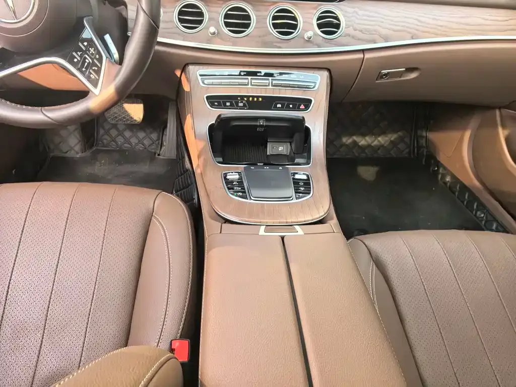 Mercedes-Benz E-Class 2023 из CN, фото 2