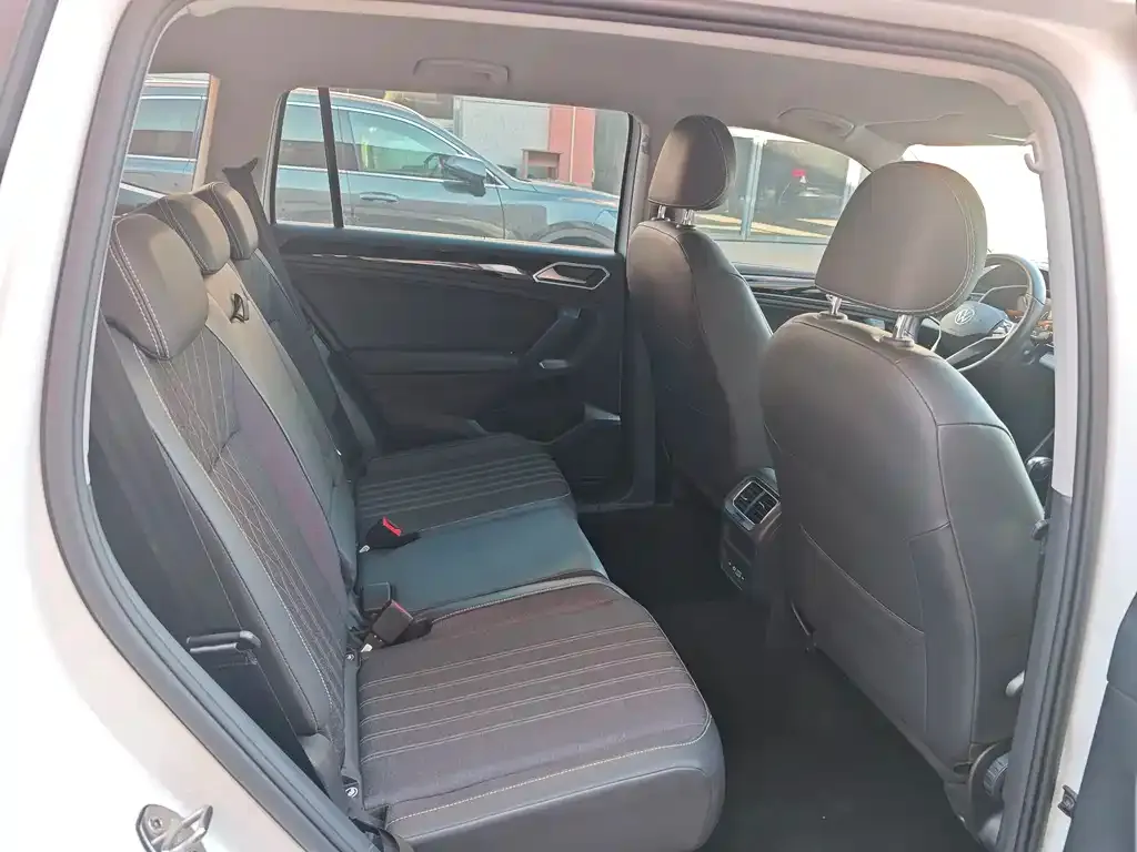 Volkswagen Tiguan L 2022 из CN, фото 9