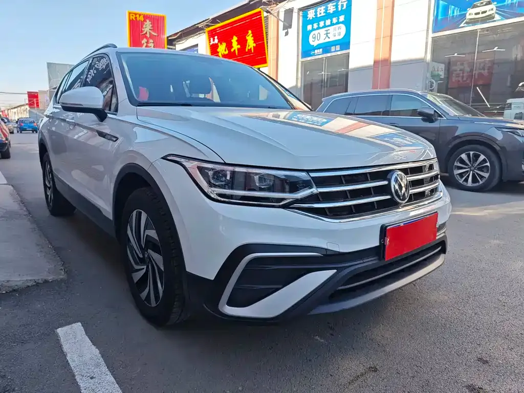 Volkswagen Tiguan L 2022 из CN, фото 3