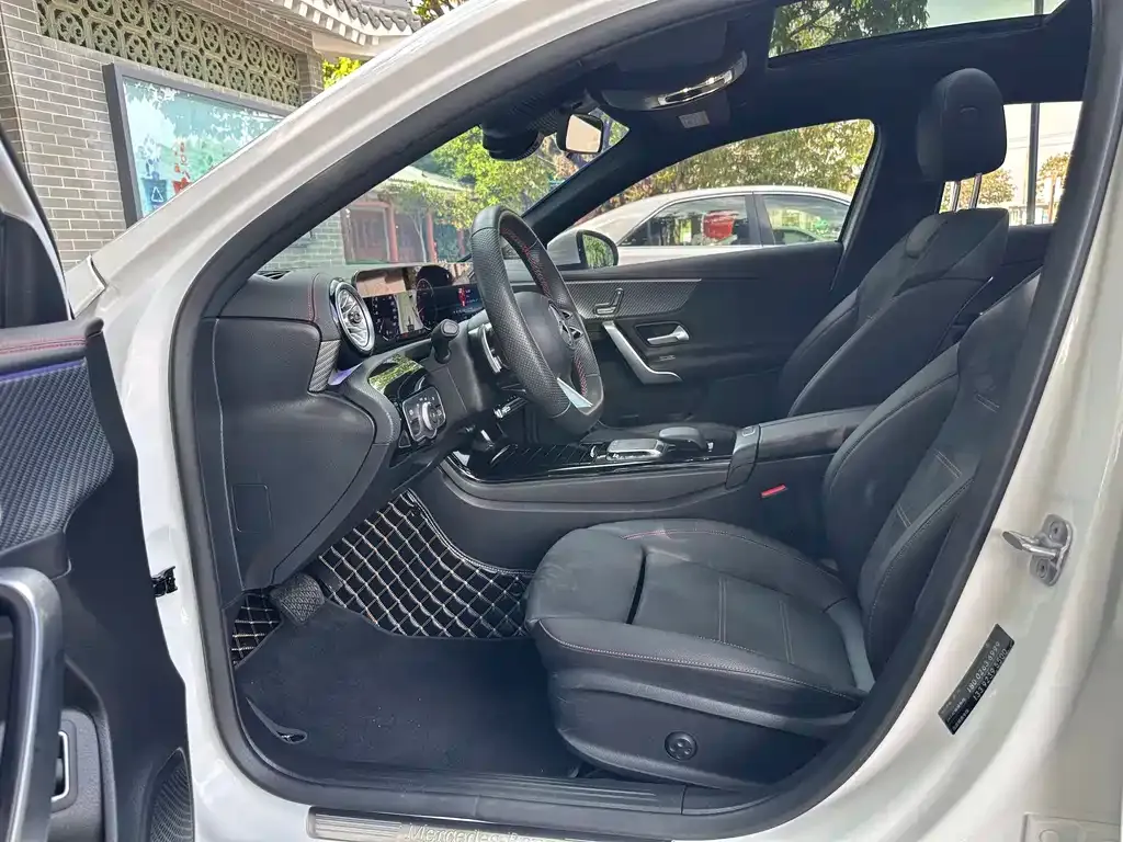 Mercedes-Benz A-Class 2024 из CN, фото 4