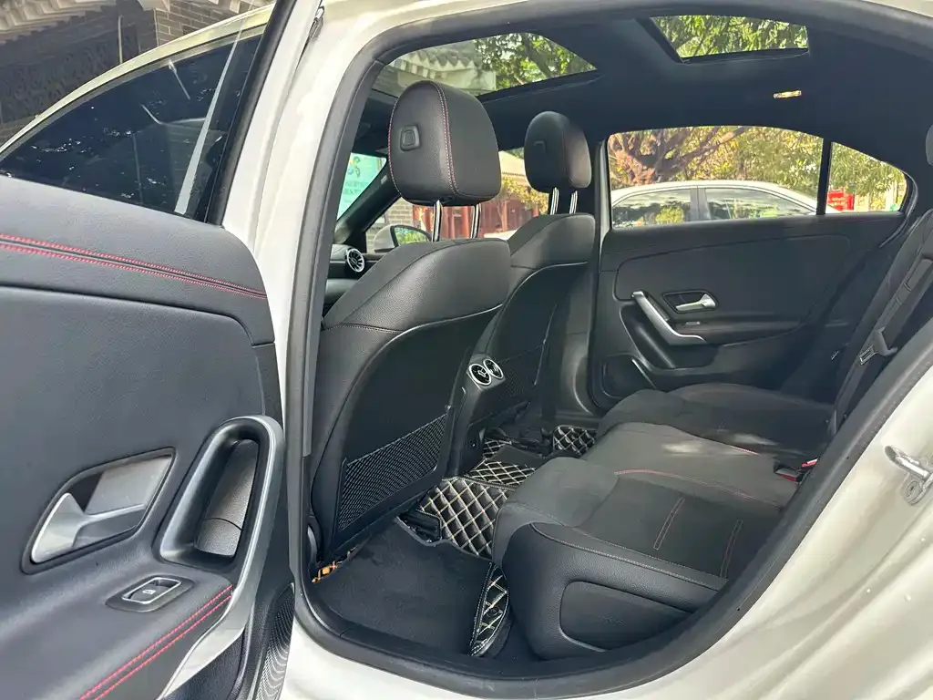 Mercedes-Benz A-Class 2024 из CN, фото 6
