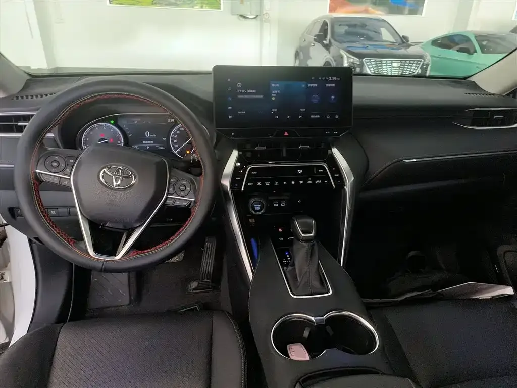 Toyota Harrier — фото 7