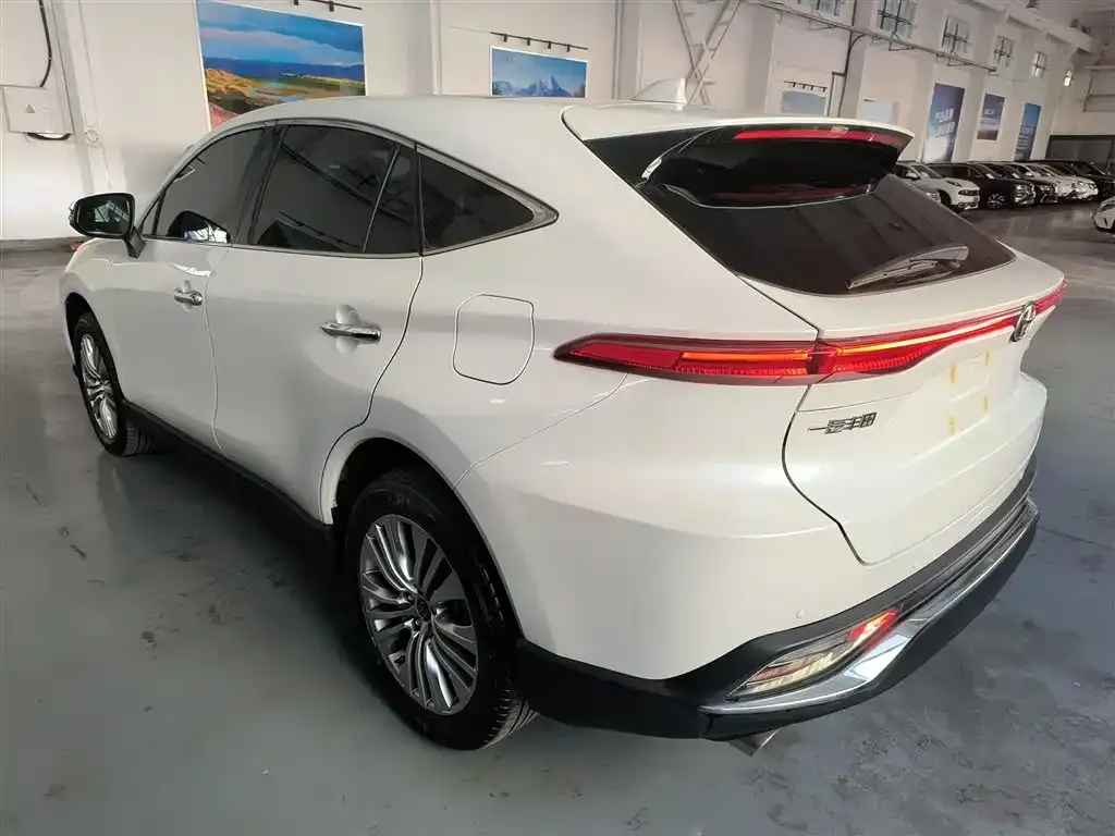 Toyota Harrier — фото 5