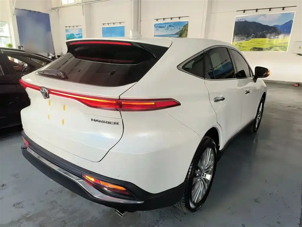 Toyota Harrier — фото 4