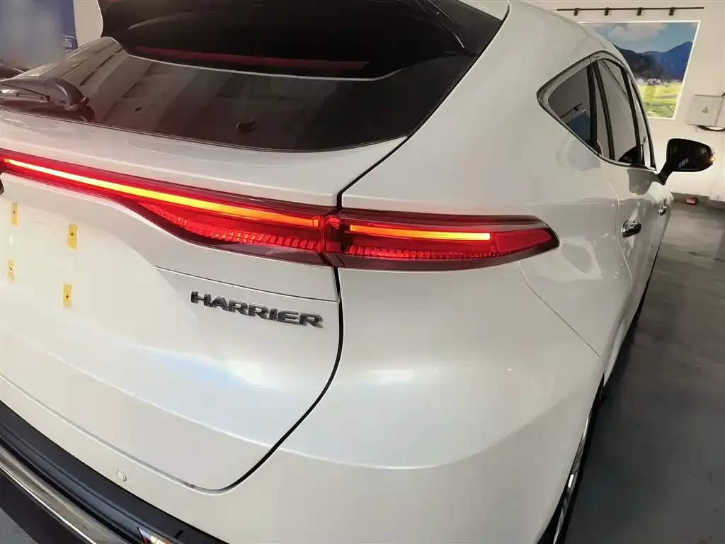 Toyota Harrier — фото 9