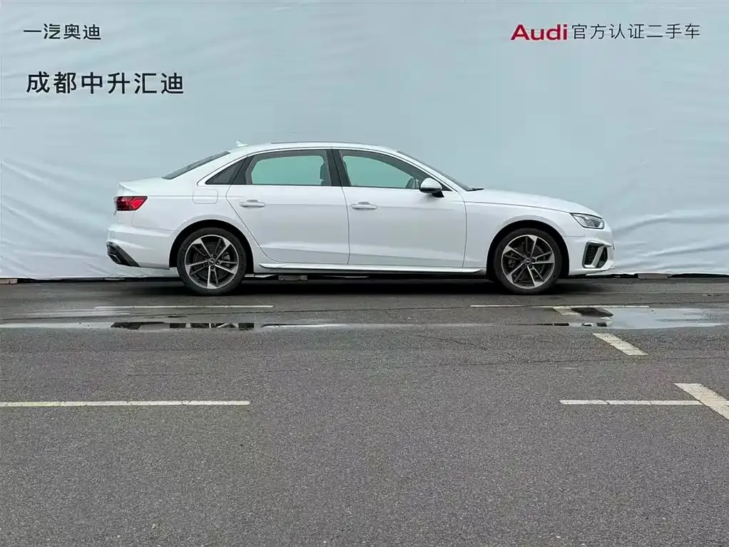Audi A4L 2024 из CN, фото 8