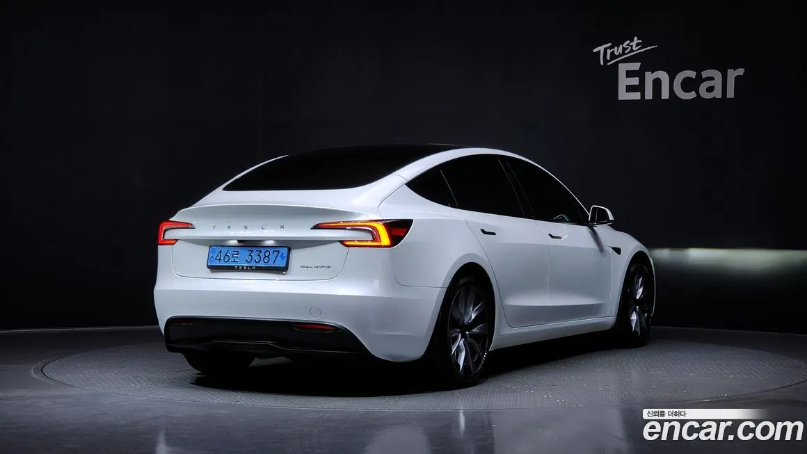 Tesla Model 3 2024 из KR, фото 2