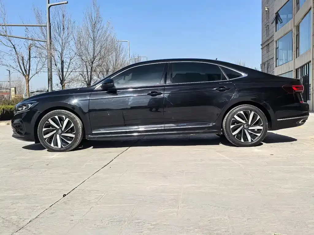 Volkswagen Passat 2023 из CN, фото 9