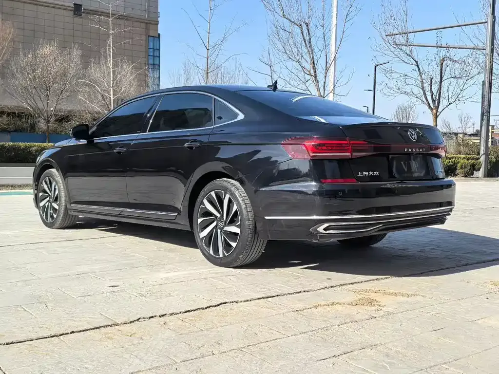 Volkswagen Passat 2023 из CN, фото 7