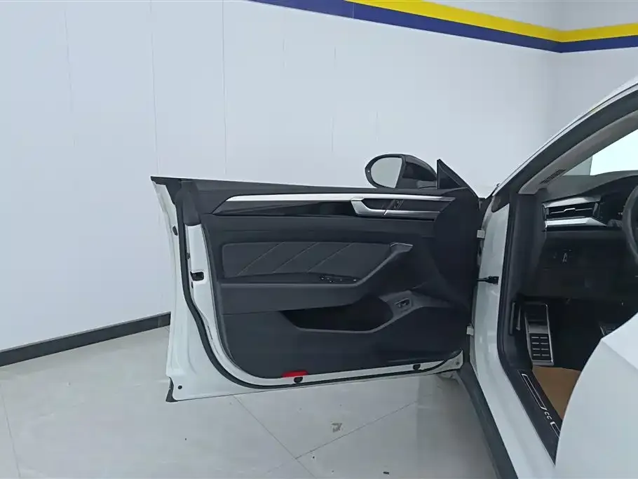 Volkswagen CC 2022 из CN, фото 7
