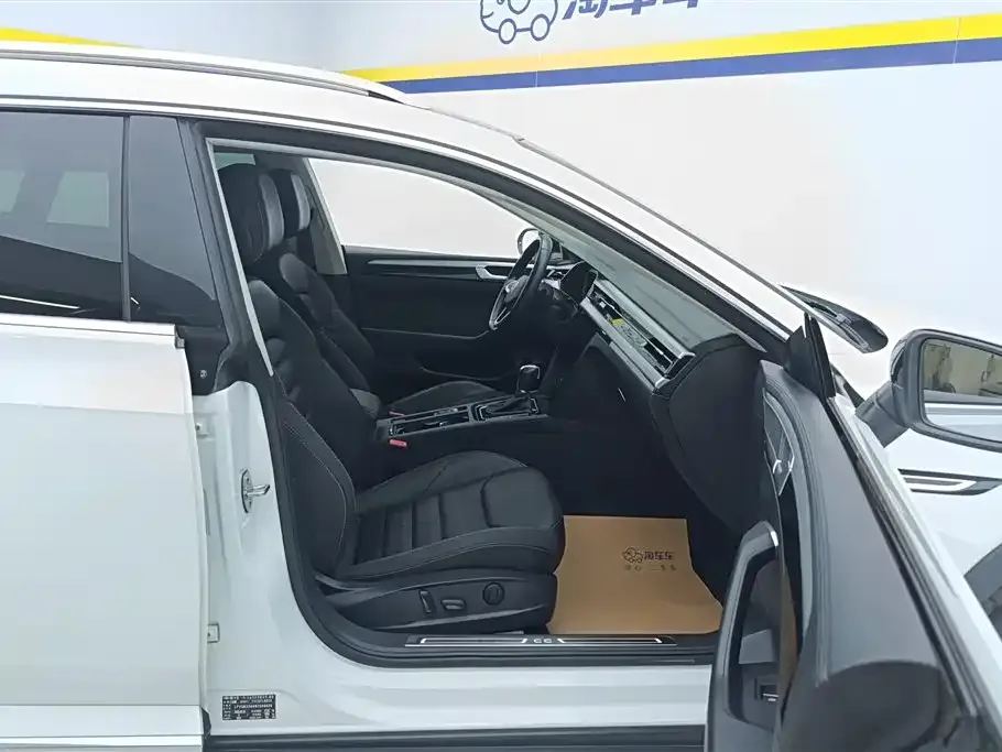Volkswagen CC 2022 из CN, фото 8