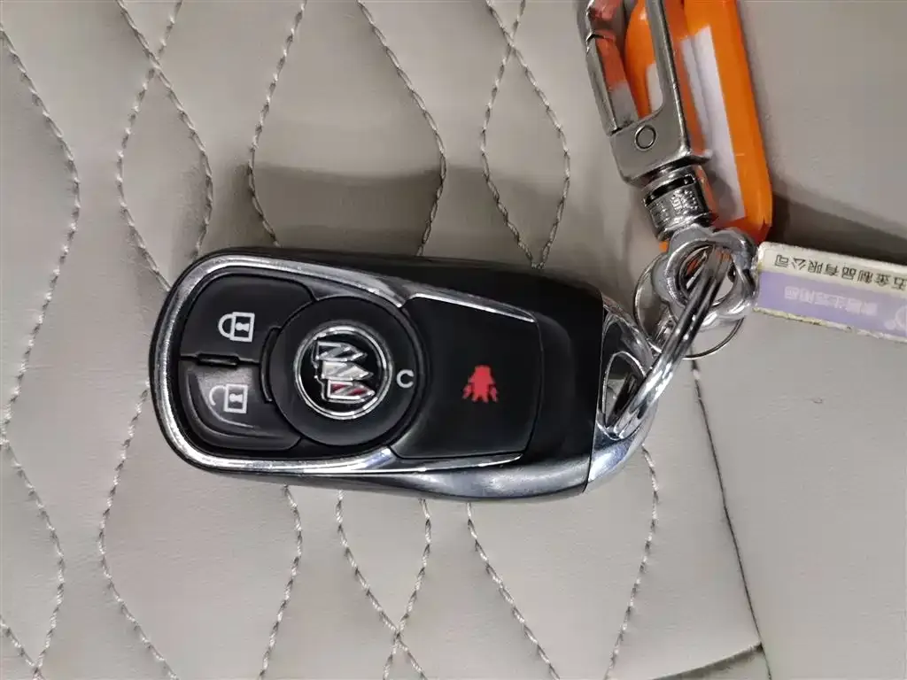 Buick GL8 2022 из CN, фото 2