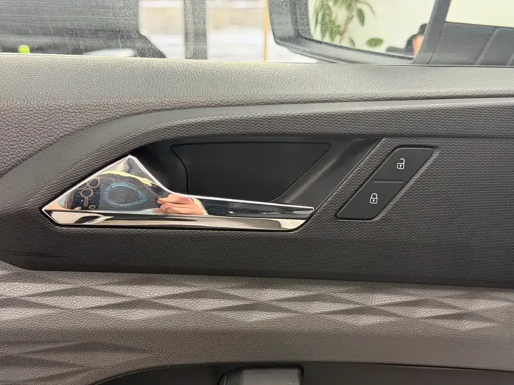 Volkswagen Tharu 2022 из CN, фото 10