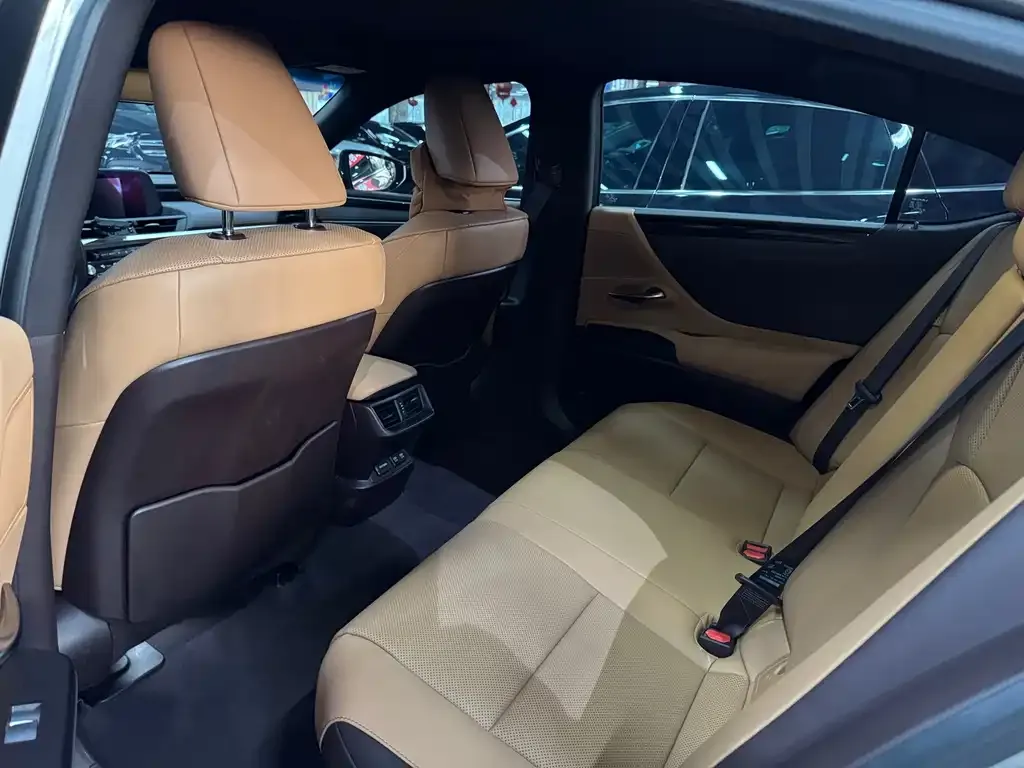 Lexus ES 2022 из CN, фото 4