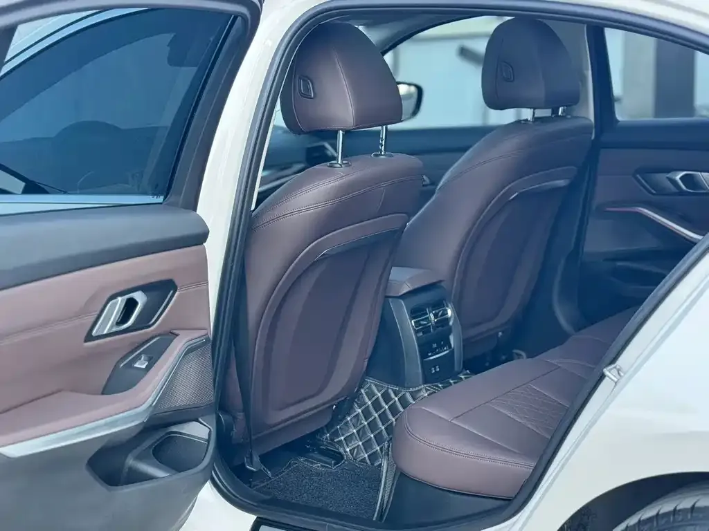 BMW 3 Series 2022 из CN, фото 5