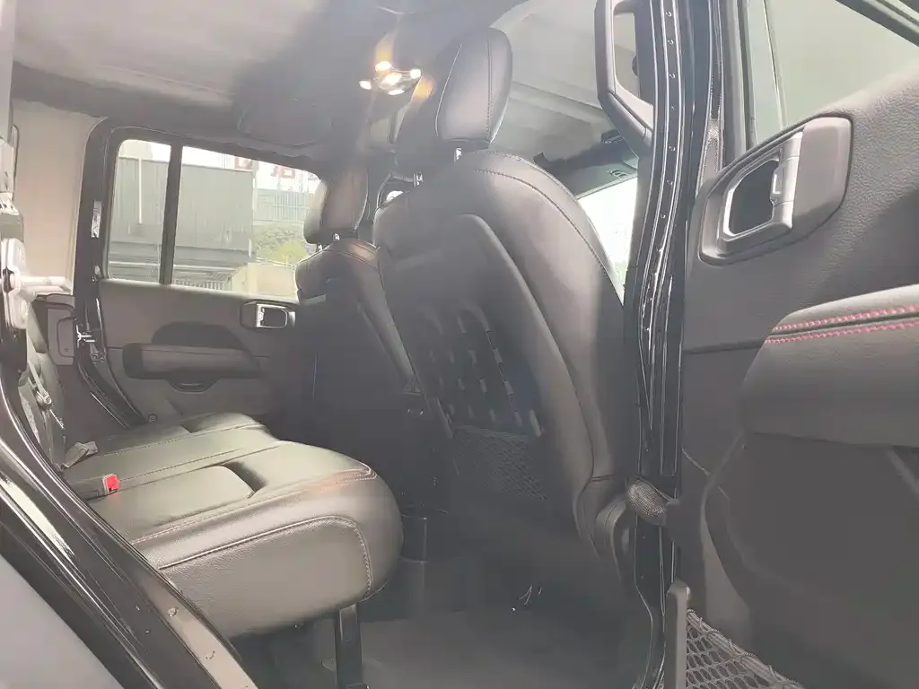 Jeep Wrangler 2023 из CN, фото 3