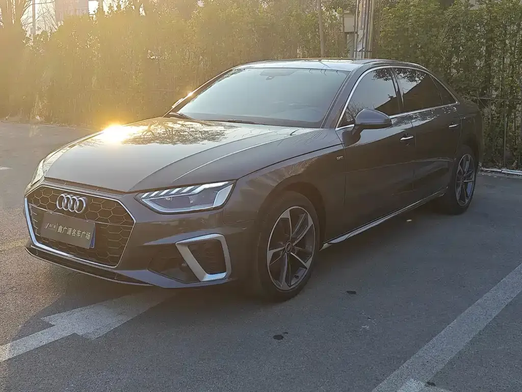 Audi A4L 2022 из CN, фото 3