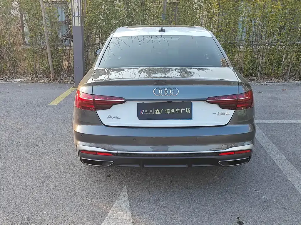 Audi A4L 2022 из CN, фото 9