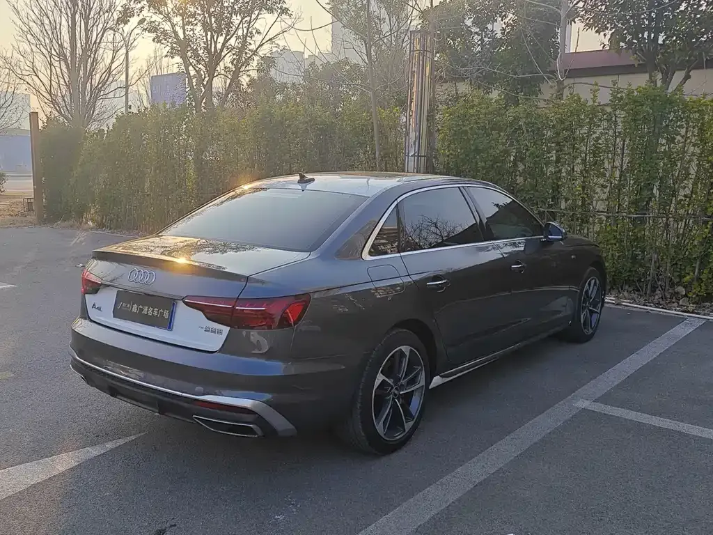 Audi A4L 2022 из CN, фото 8