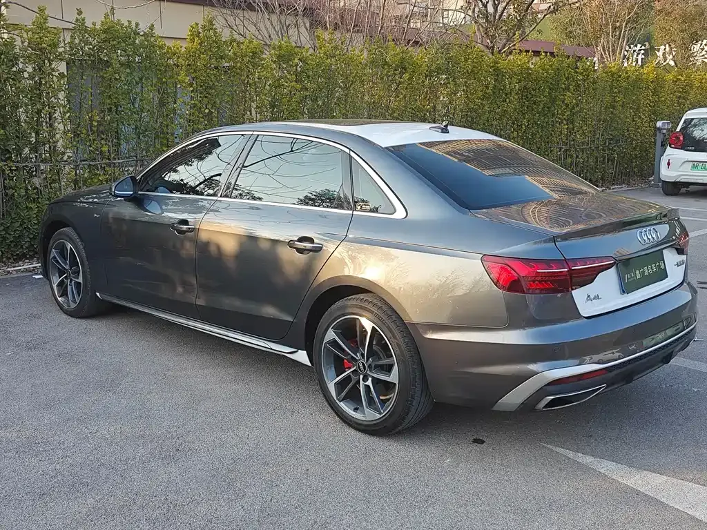 Audi A4L 2022 из CN, фото 10