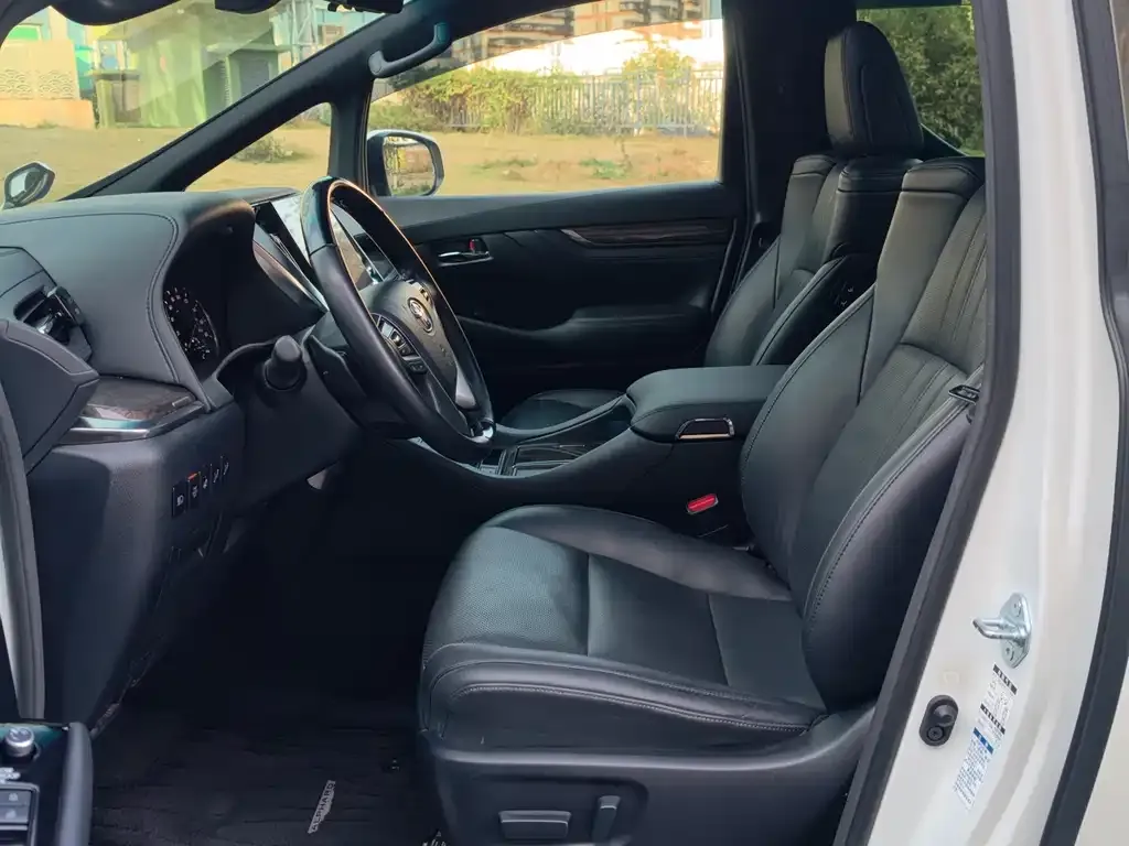Toyota Alphard 2022 из CN, фото 3