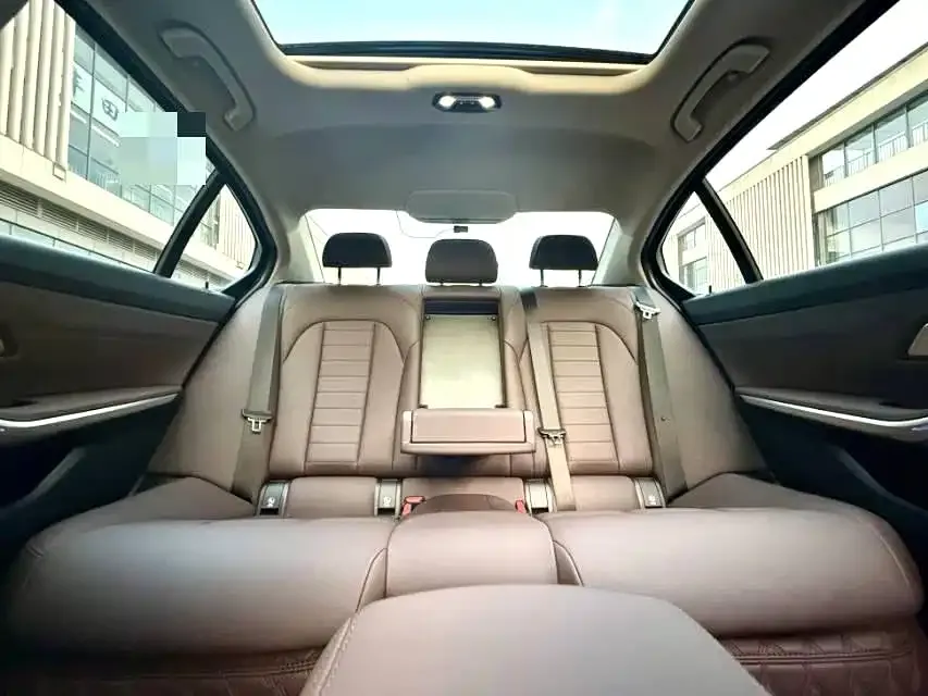 BMW 3 Series 2021 из CN, фото 6