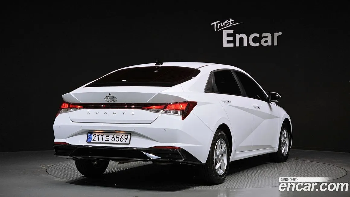 Hyundai AVANTE 2021 из KR, фото 2